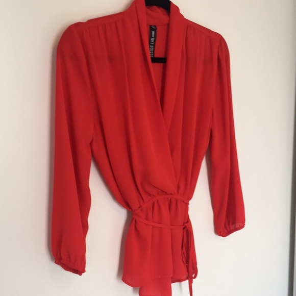 Red blouse with adjustable tie for cinched waist - Picture 2 of 4